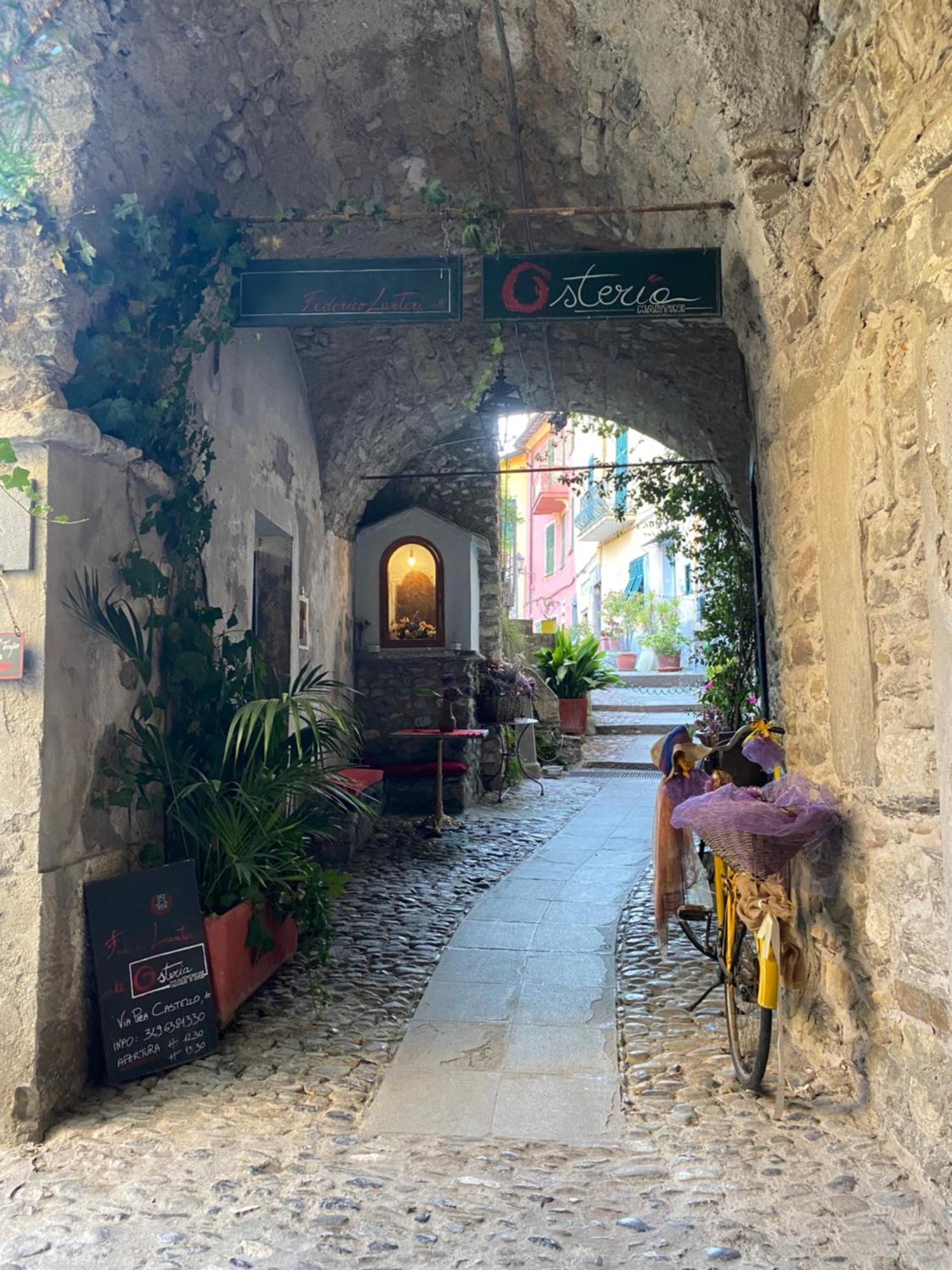 Iconic Italian Townhouse W Rooftop Terrace & Mountain View, بينيا المظهر الخارجي الصورة
