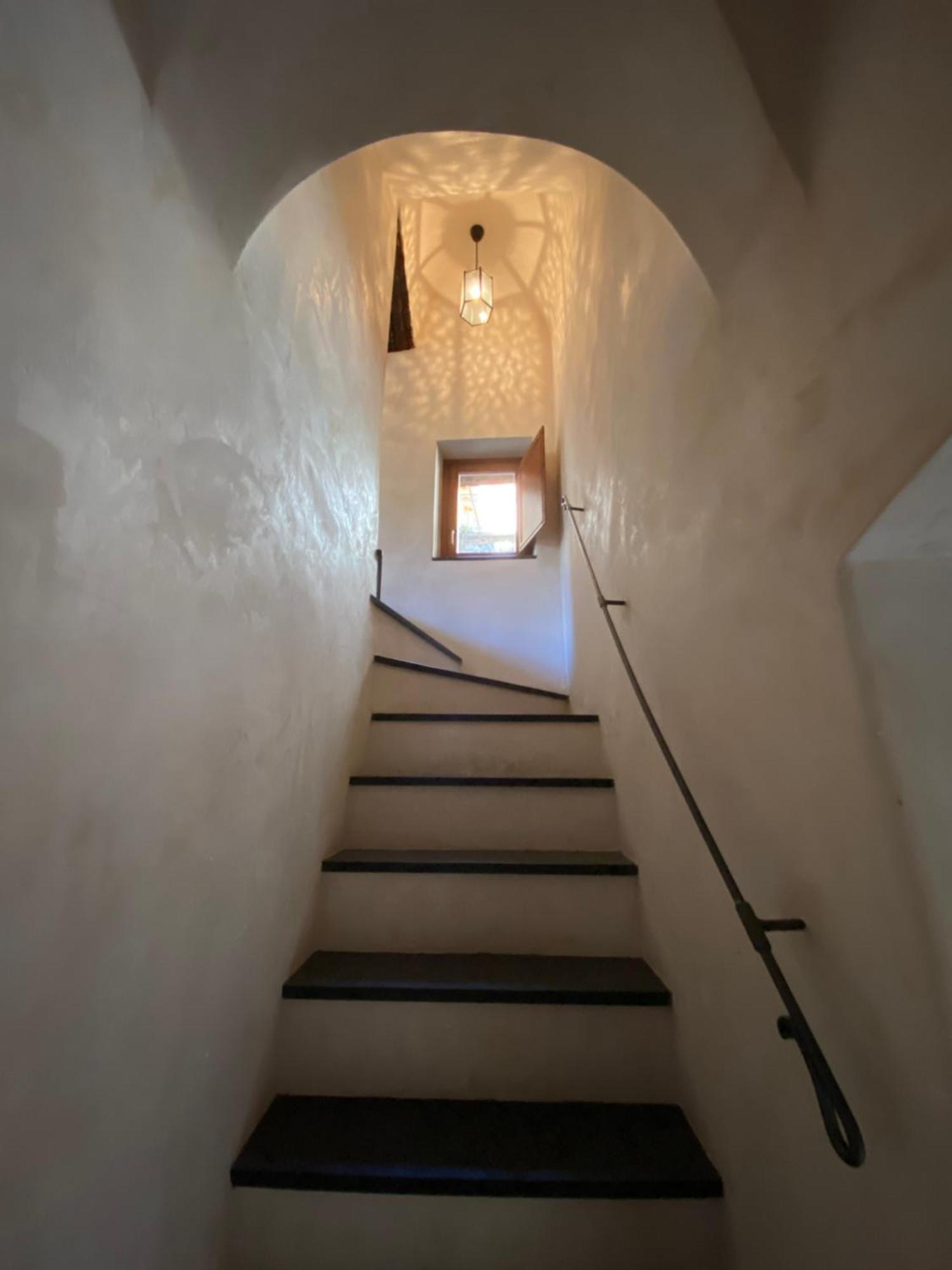 Iconic Italian Townhouse W Rooftop Terrace & Mountain View, بينيا المظهر الخارجي الصورة