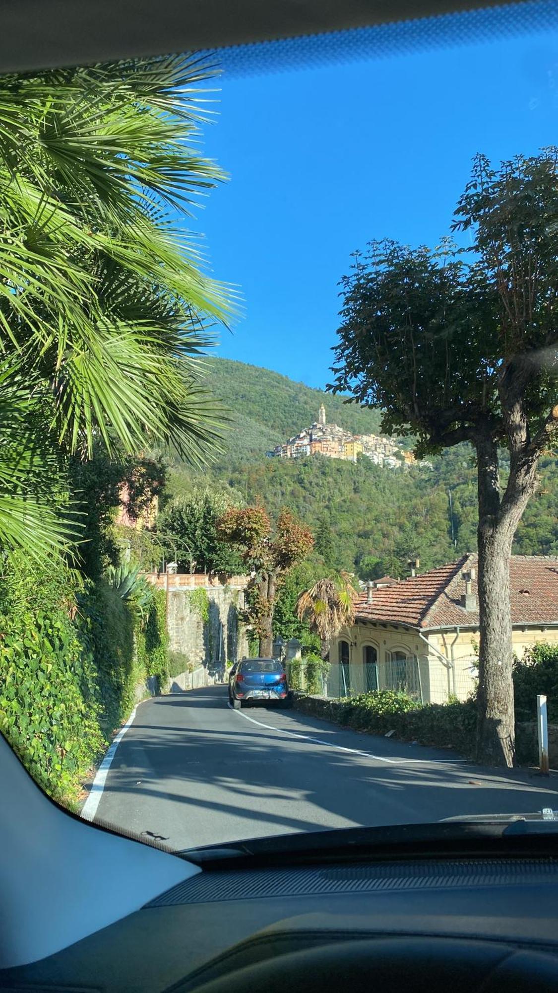 Iconic Italian Townhouse W Rooftop Terrace & Mountain View, بينيا المظهر الخارجي الصورة